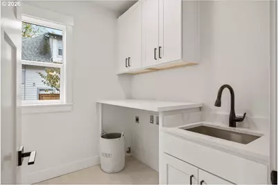 4234 SE Yamhill St, Portland, OR 97215 - Photo 10