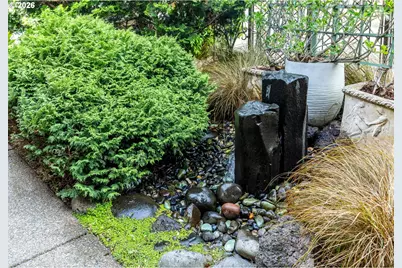 2073 Lake Wind Dr, Eugene, OR 97408 - Photo 4