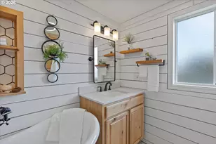 900 N Williams St, Newberg, OR 97132 - Photo 26