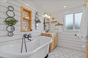 900 N Williams St, Newberg, OR 97132 - Photo 22