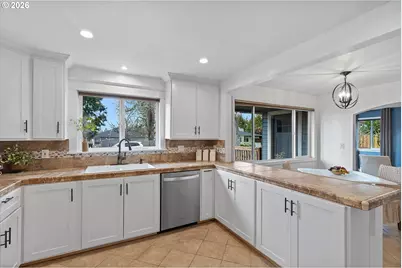 900 N Williams St, Newberg, OR 97132 - Photo 14