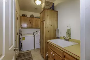 4374 Log Dr, Salem, OR 97305 - Photo 28