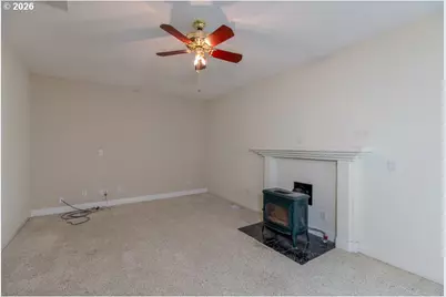 4374 Log Dr, Salem, OR 97305 - Photo 18