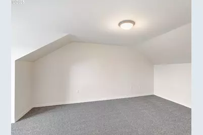 10829 E Burnside St, Portland, OR 97216 - Photo 16