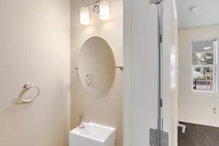 10829 E Burnside St, Portland, OR 97216 - Photo 6