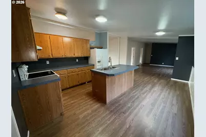 243 Owyhee Ln, Roseburg, OR 97471 - Photo 6