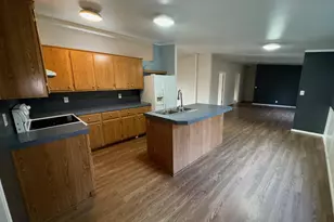 243 Owyhee Ln, Roseburg, OR 97471 - Photo 6