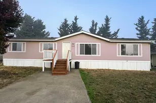 243 Owyhee Ln, Roseburg, OR 97471 - Photo 1