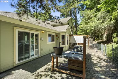 8020 SW Gearhart Dr, Beaverton, OR 97007 - Photo 36