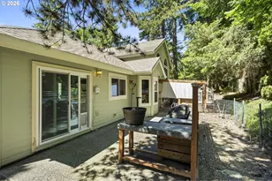 8020 SW Gearhart Dr, Beaverton, OR 97007 - Photo 36