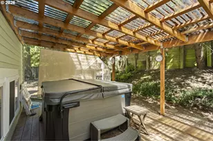 8020 SW Gearhart Dr, Beaverton, OR 97007 - Photo 38