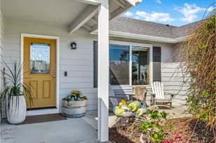 331 SW Jade Pl, Warrenton, OR 97146 - Photo 2