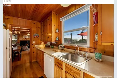 602 N Pacific St, Rockaway Beach, OR 97136 - Photo 8
