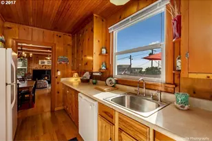 602 N Pacific St, Rockaway Beach, OR 97136 - Photo 8