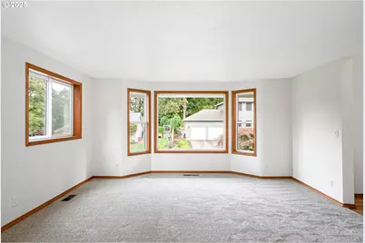 5561 Springwood Ave, Salem, OR 97306 - Photo 6