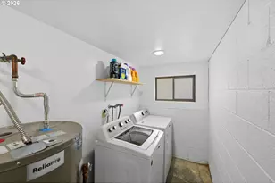 740 H St, Coos Bay, OR 97420 - Photo 38
