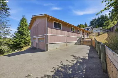740 H St, Coos Bay, OR 97420 - Photo 2