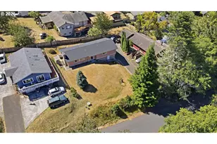 740 H St, Coos Bay, OR 97420 - Photo 40