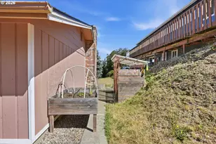 740 H St, Coos Bay, OR 97420 - Photo 46
