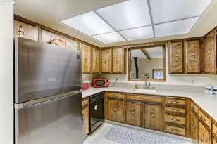 1110 NW Springwood Ln, McMinnville, OR 97128 - Photo 6