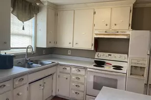 645 S 14th St, Cottage Grove, OR 97424 - Photo 4