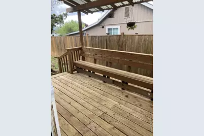 645 S 14th St, Cottage Grove, OR 97424 - Photo 14