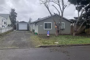 645 S 14th St, Cottage Grove, OR 97424 - Photo 10