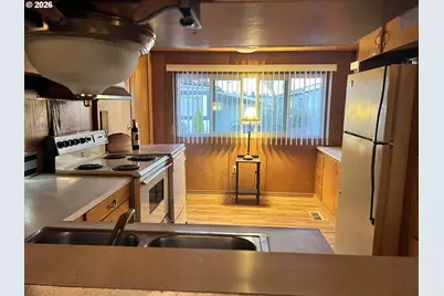 19605 River Rd #104, Gladstone, OR 97027 - Photo 2