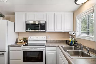 2150 Laura St #81, Springfield, OR 97477 - Photo 10