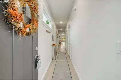 1636 S Mike Dr, Newberg, OR 97132 - Photo 2