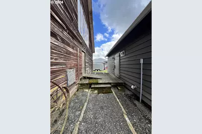 501 S Park St, Carlton, OR 97111 - Photo 14