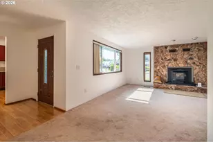 445 Camellia Ct, Reedsport, OR 97467 - Photo 6
