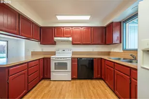 445 Camellia Ct, Reedsport, OR 97467 - Photo 14