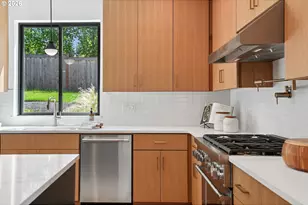 15592 Waluga Dr, Lake Oswego, OR 97035 - Photo 8