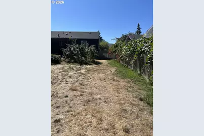123 W 2nd St, Lowell, OR 97452 - Photo 26