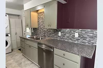 123 W 2nd St, Lowell, OR 97452 - Photo 10
