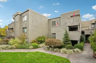 5620 S Riverside Ln, Portland, OR 97239 - Photo 2