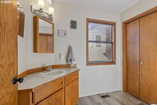 7655 Ridgewood Dr, Gladstone, OR 97027 - Photo 12