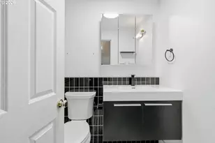 2415 SE 84th Ave, Portland, OR 97216 - Photo 10