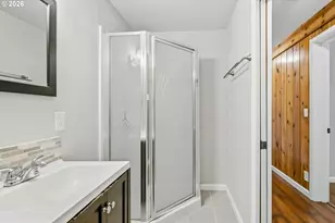 2415 SE 84th Ave, Portland, OR 97216 - Photo 14