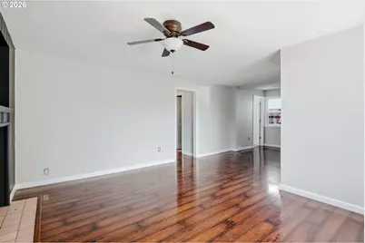 2415 SE 84th Ave, Portland, OR 97216 - Photo 2