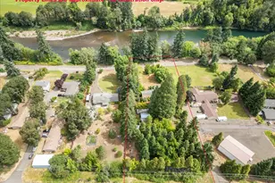 3387 Wild River Dr, Roseburg, OR 97470 - Photo 2