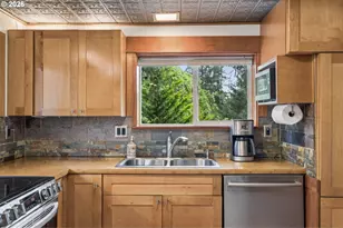 1766 SW Greenway Cir, West Linn, OR 97068 - Photo 8