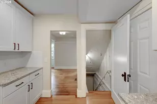 1827 SE Oak St, Portland, OR 97214 - Photo 14