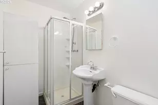 5817 SE Francis St, Portland, OR 97206 - Photo 16