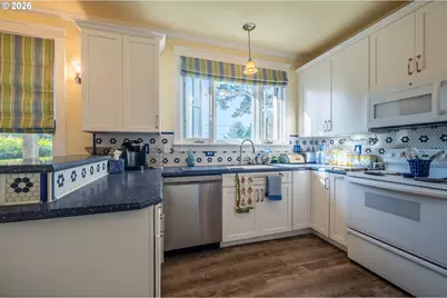1218 Riverside Dr, Bandon, OR 97411 - Photo 22
