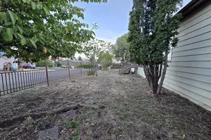 3610 NW Broad St, Roseburg, OR 97471 - Photo 28