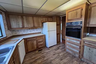 3610 NW Broad St, Roseburg, OR 97471 - Photo 6