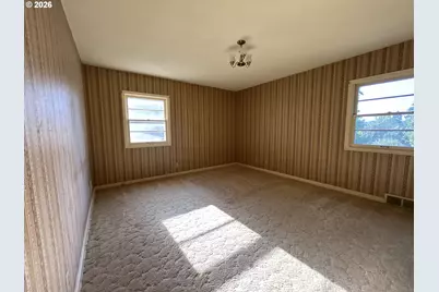 3353 SW Dolph Ct, Portland, OR 97219 - Photo 10