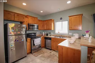 2705 Fletch St, Forest Grove, OR 97116 - Photo 8